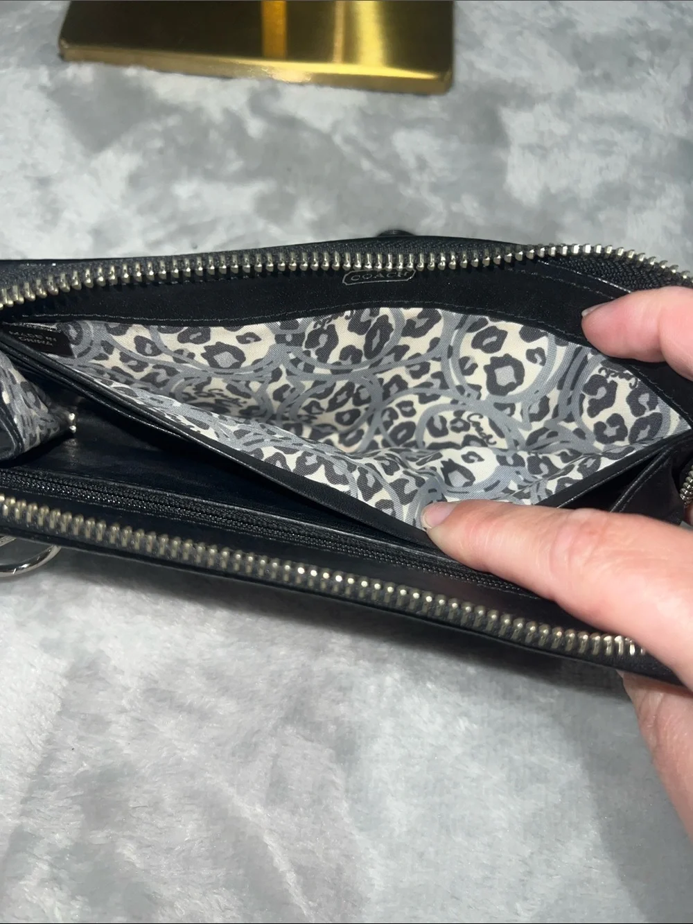 Coach Poppy Black Patent Zip-Around Wallet Wristlet. EUC